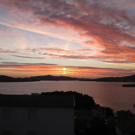 Apartment For Two Persons With Sea View In Trogir Near The Beach Exterior photo